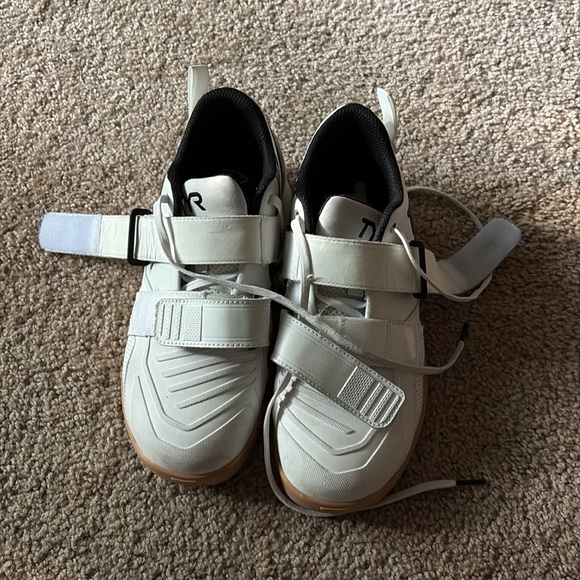 TYR L-2 Lifters - Picture 2 of 5